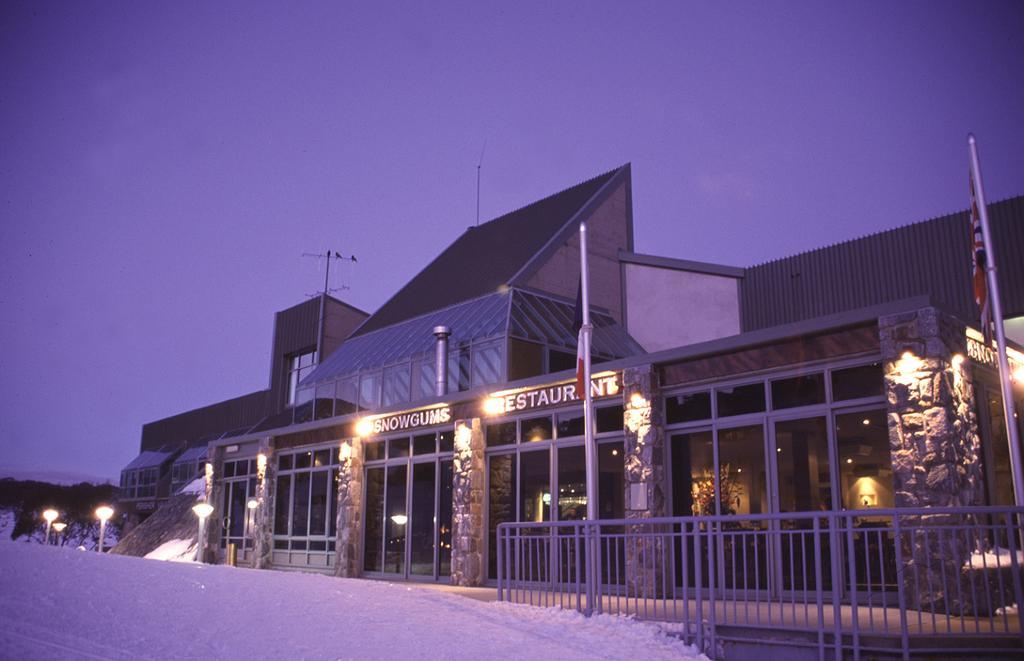 The Perisher Valley Hotel Екстериор снимка